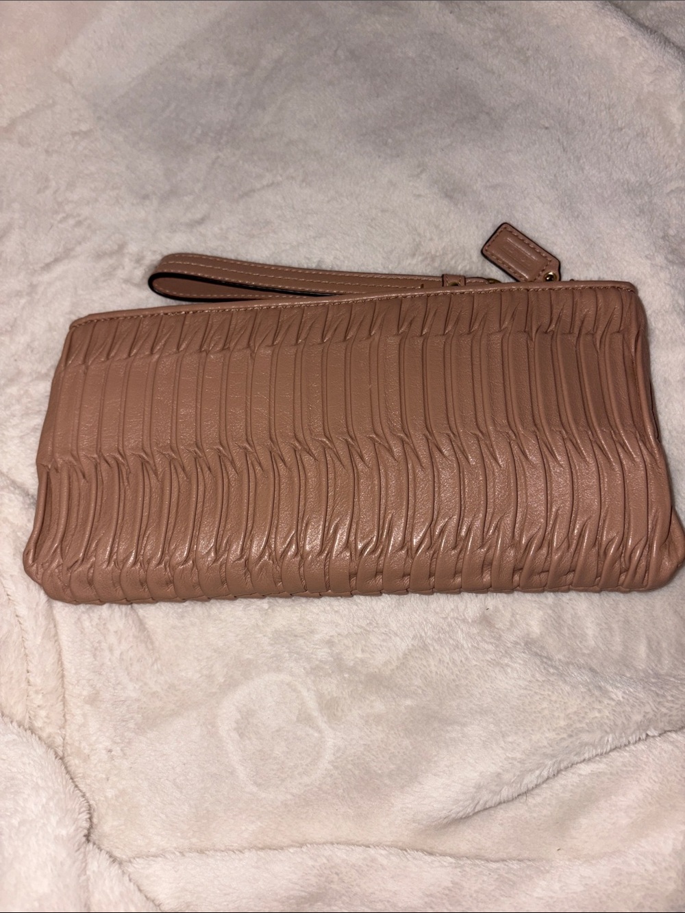 Coach Madison gathered wristlet. Pink/nude - Picture 2 of 10